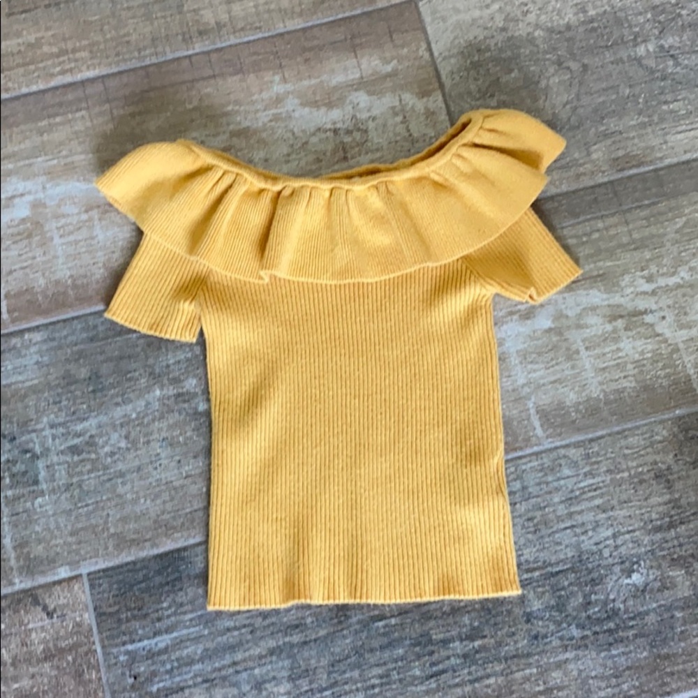 Off shoulder yellow top
